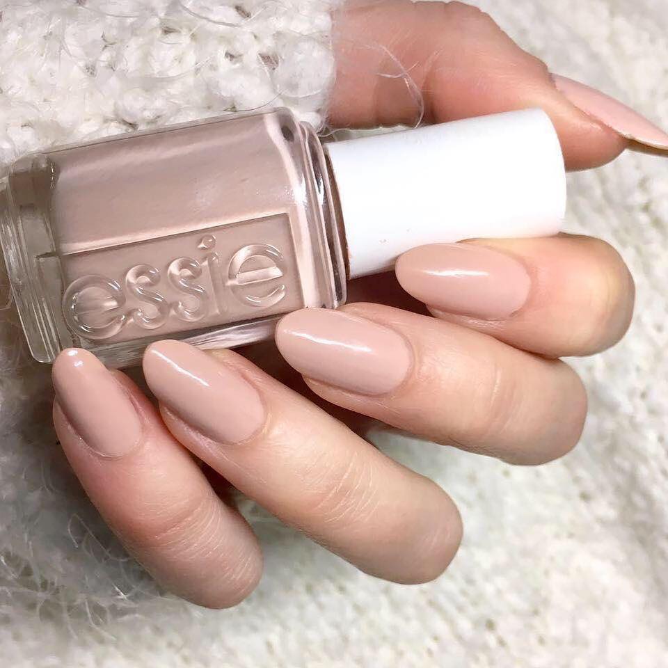 Essie Topless and Barefoot #121
