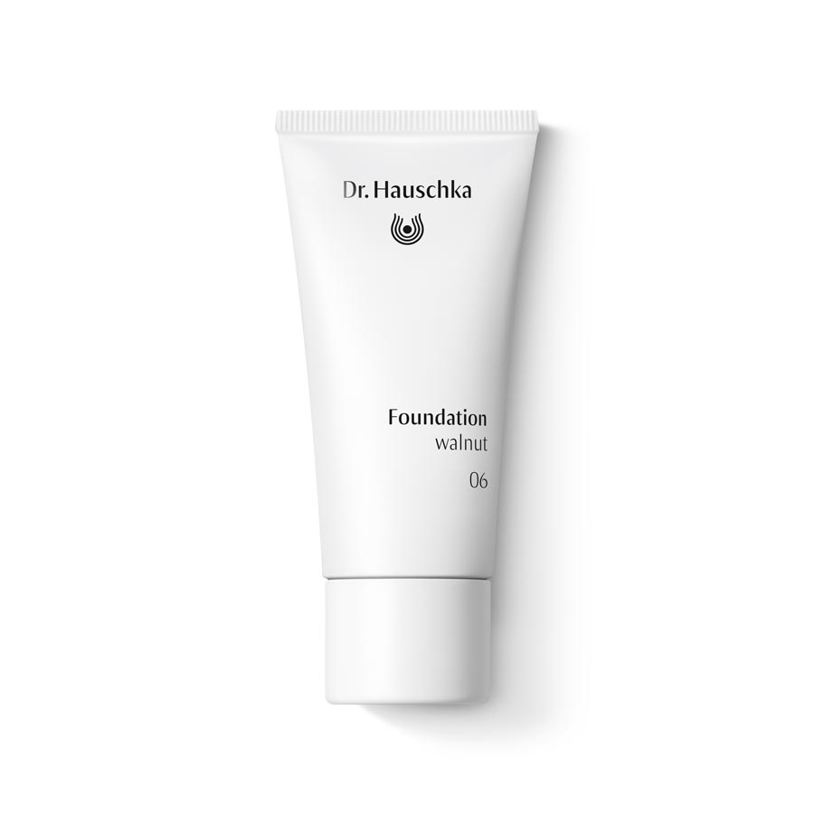 Dr. Hauschka Foundation 30 ml. #06 walnut