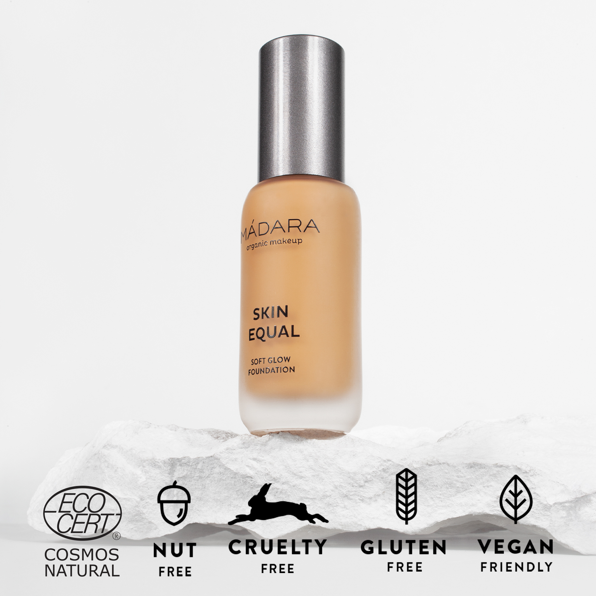 Mádara Skin Equal Soft Glow farði #50 Golden Sand 30 ml (2)
