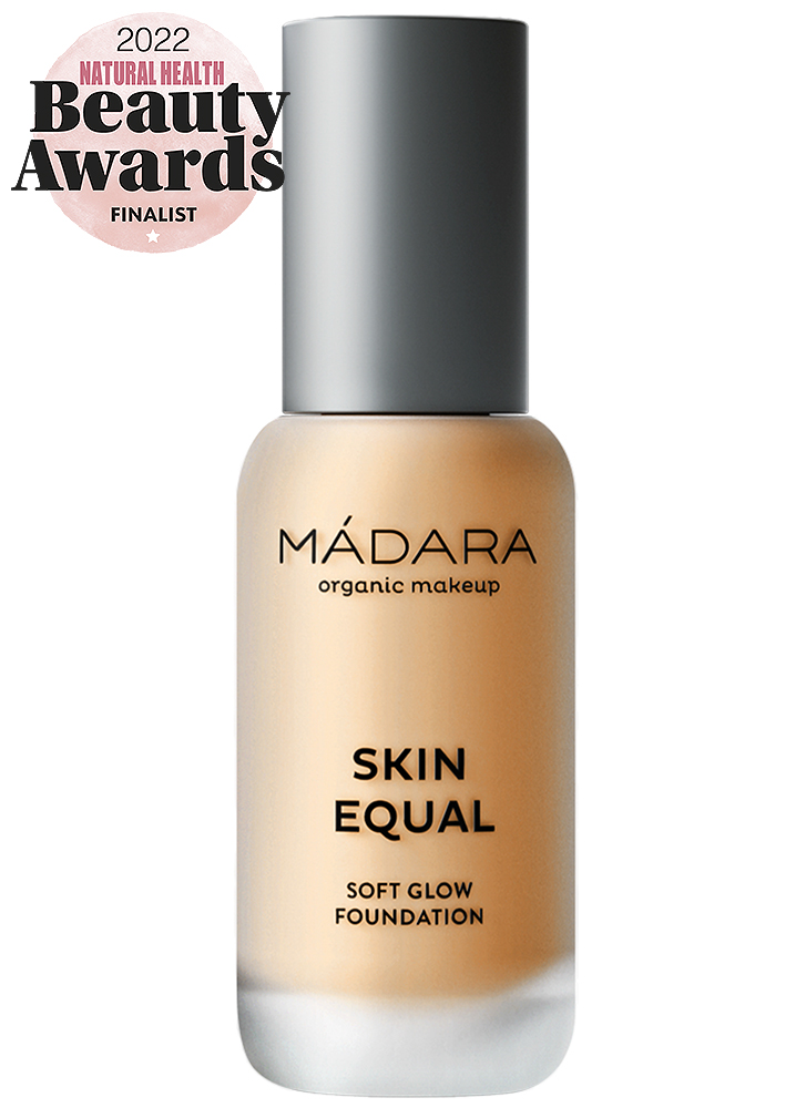 Mádara Skin Equal Soft Glow farði #50 Golden Sand 30 ml