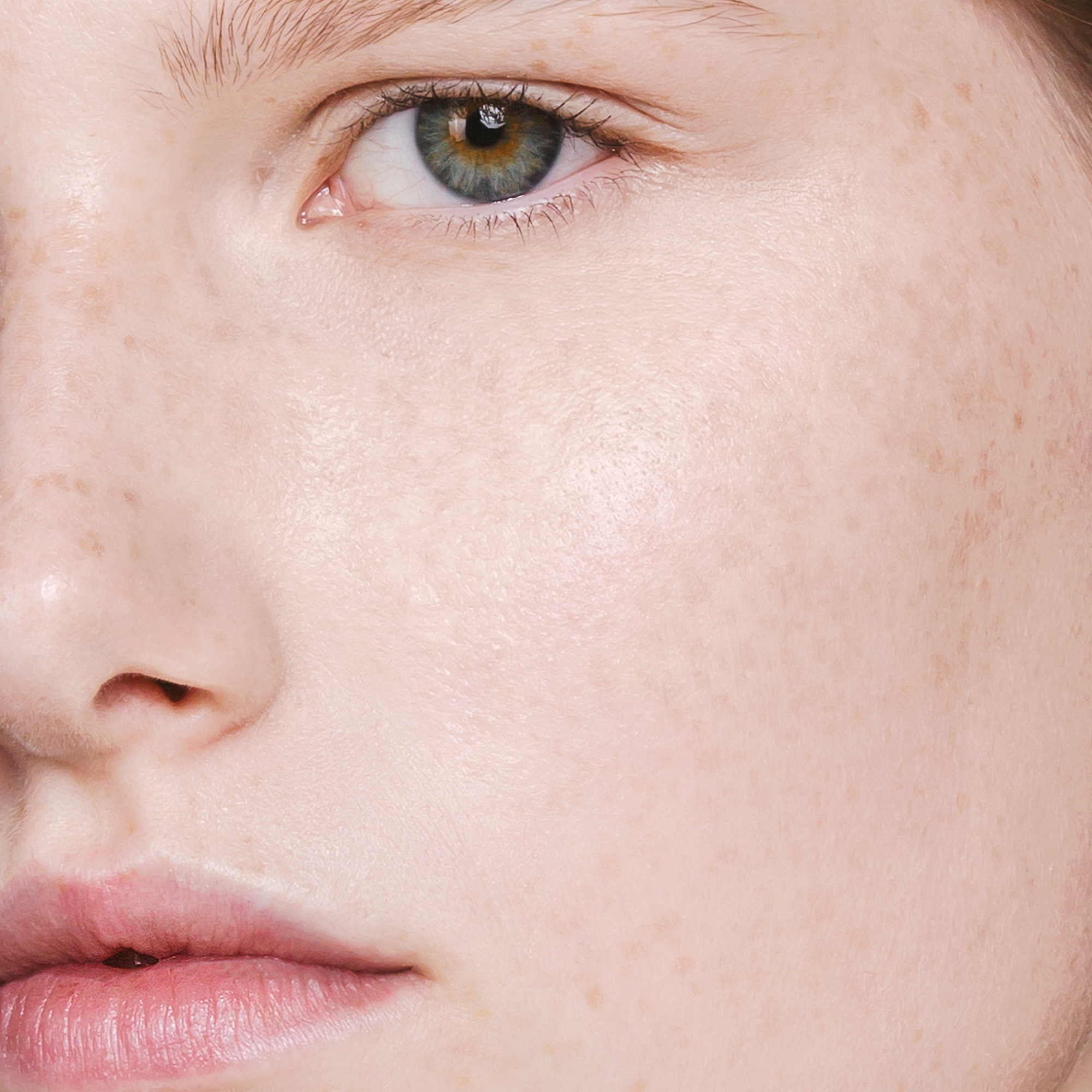 Mádara THE CONCEALER Luminous Perfecting Concealer #Vanilla (4)